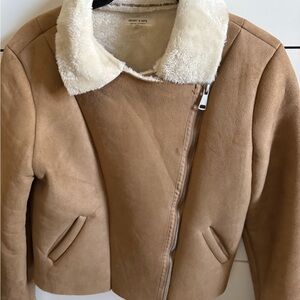 Chic Tan Jacket with Shearling Collar